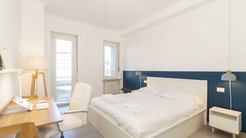 2 habitaciones, tabla de planchar con plancha, wifi y ropa de cama