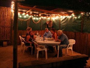 Khu ẩm thực ngoài trời