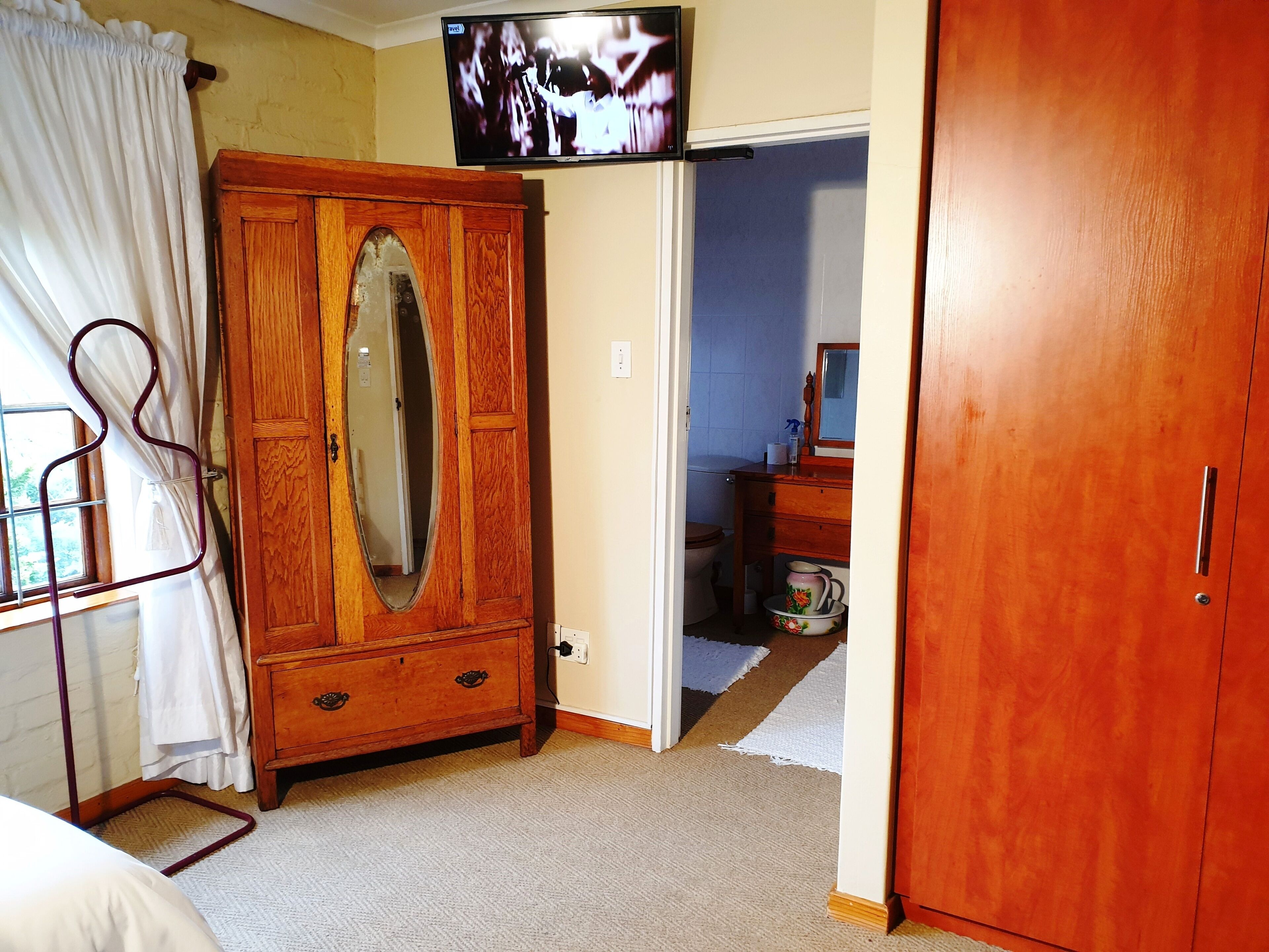 Phòng đôi (4) | Bộ đồ giường cao cấp, bàn ủi/dụng cụ ủi quần áo 