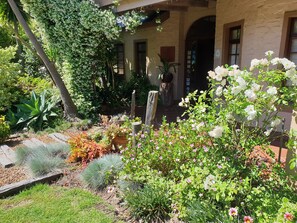 Mặt tiền nơi lưu trú