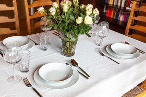 Classic Apartment | In-room dining - Castle way Apartments Tamy (Bled)