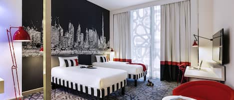 Caja de seguridad en la habitación y decoración personalizada