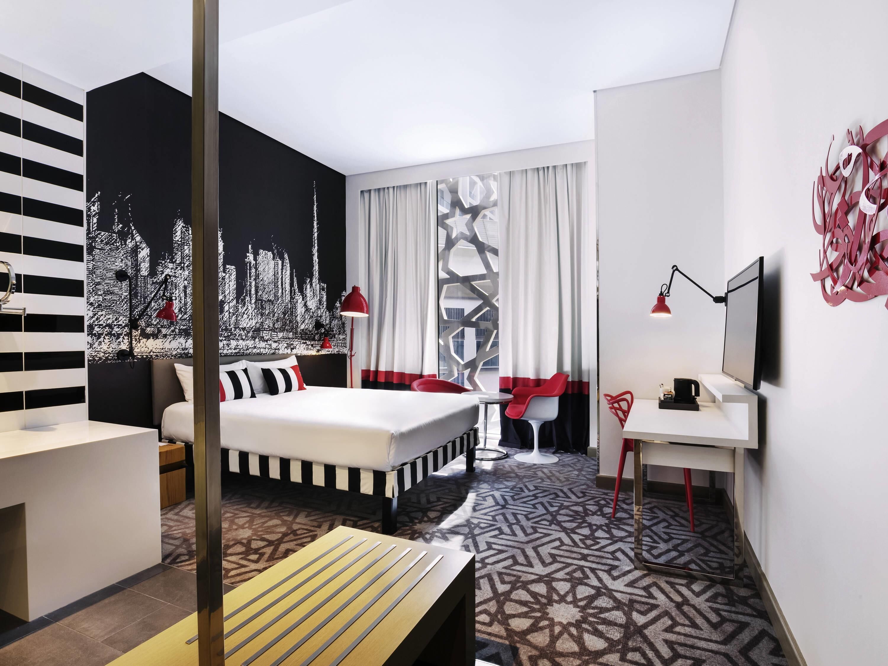 Camera Standard, 1 letto matrimoniale | Una cassaforte in camera, con stile personalizzato, una scrivania