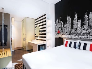 Standard Room, 1 Double Bed - Free shuttle service to Dubai Mall & La Mer Beach & DXB Airport drop-o