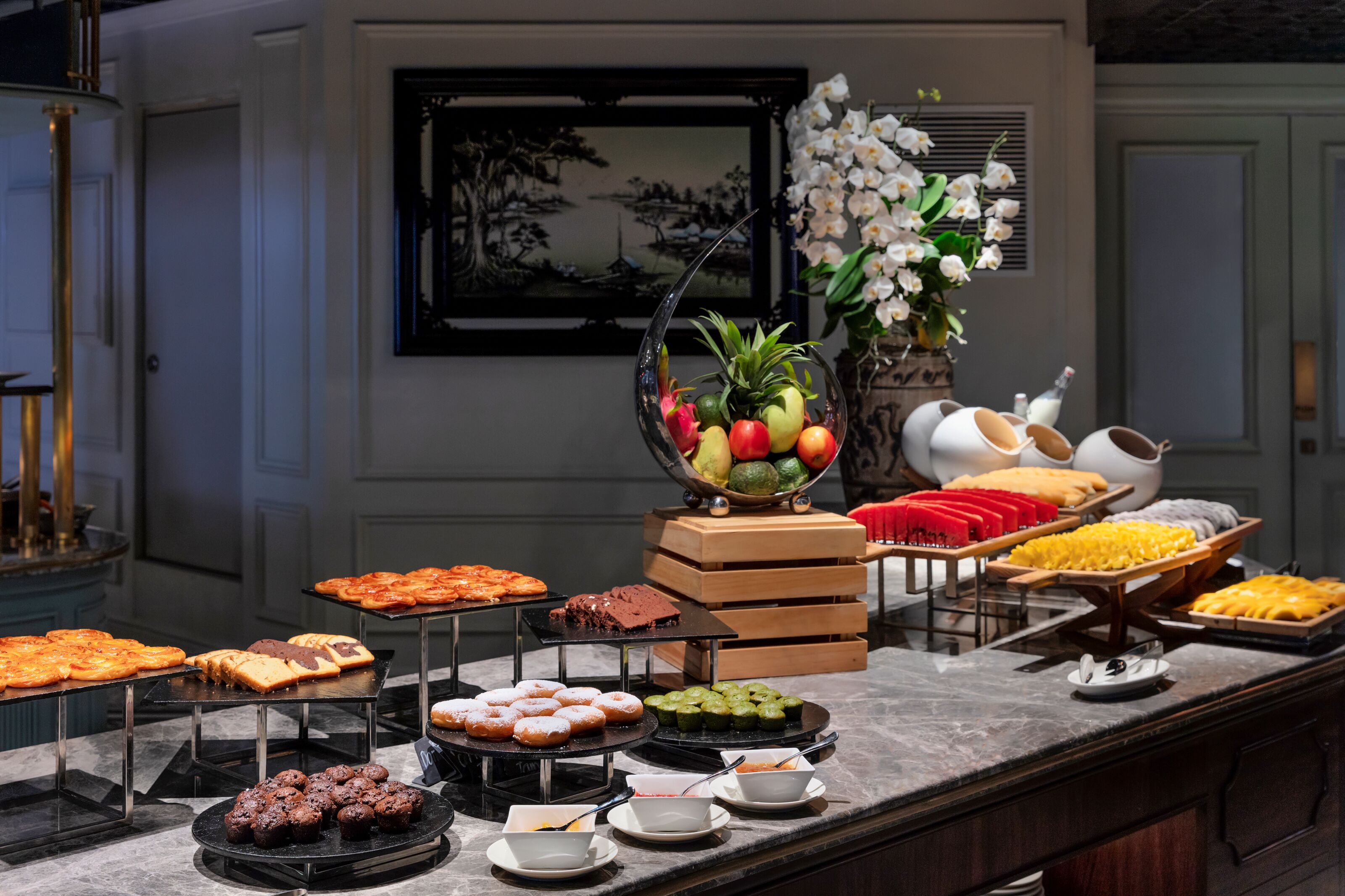 daily buffet breakfast (vnd 486000 per person)