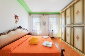 Apartment, 2 Bedrooms | 2 bedrooms, iron/ironing board, cots/infant beds, free WiFi - Venice Apartment near Station Santa Lucia (Venice)
