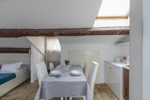 Cots/infant beds, free WiFi, bed sheets - Venice Lovely Apartment (Venice)