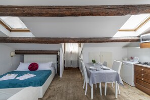 Cots/infant beds, free WiFi, bed sheets - Venice Lovely Apartment (Venice)