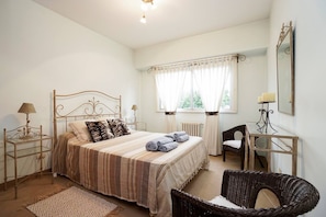 1 habitación, cunas y ropa de cama 