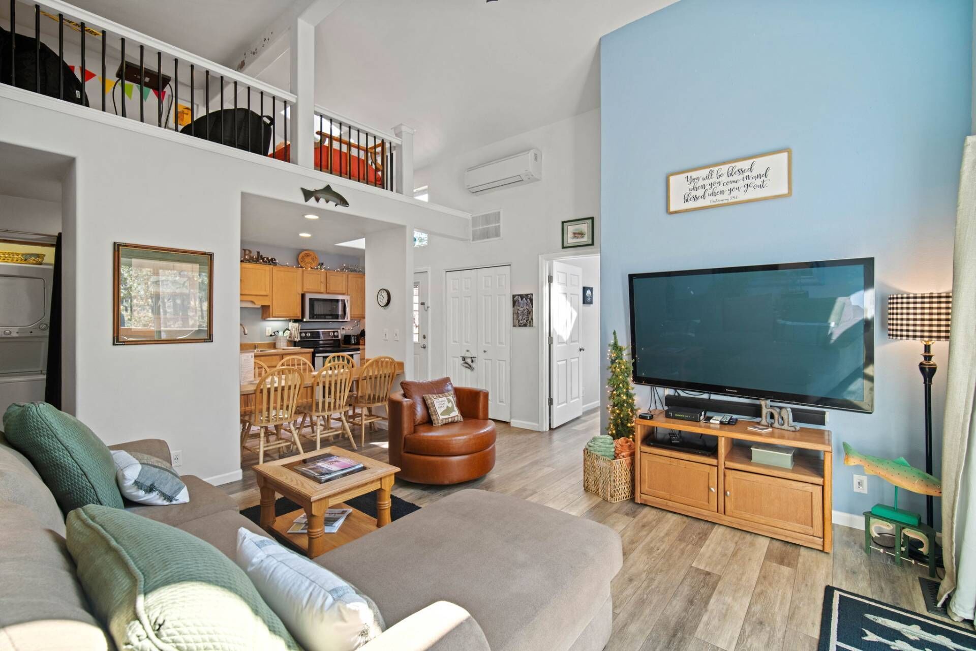TV, DVD player