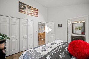 2 bedrooms, WiFi, bed sheets