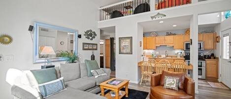 Een televisie en een dvd-speler