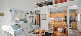 Fantastic Updated Family Condo, A/C, Next to Seasonal Pool & Hot Tub, Forest Views, Close 2 Golf