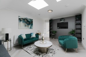 ลักซ์ชัวรี่เพนท์เฮา ส์, ห้องน้ำส่วนตัว | เลานจ์