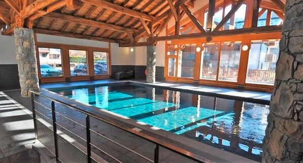 Piscine couverte, piscine chauffée