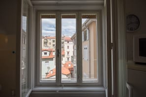 Interni