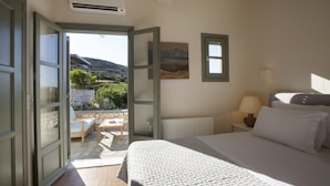 Villa, 4 Bedrooms, Private Pool - Ideal family Villa for 8 - Pool, Sea Views by VillaRentalsgr (Paros)
