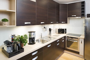 Fridge, microwave, oven, stovetop