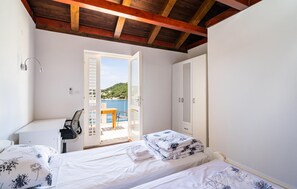 3 habitaciones, tabla de planchar con plancha y wifi gratis 
