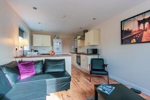 City Apartment, 3 Bedrooms | Living area | Flat-screen TV - 70 Elm Street (Cardiff)