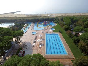Piscine extérieure (ouverte en saison)