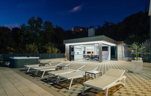 تناول الطعام بالخارج