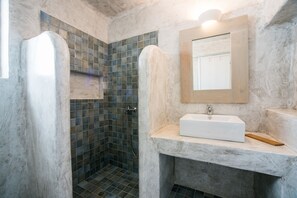 Bathroom - Funky holiday home with pool, next to the beach by VillaRentalsgr (Paros)
