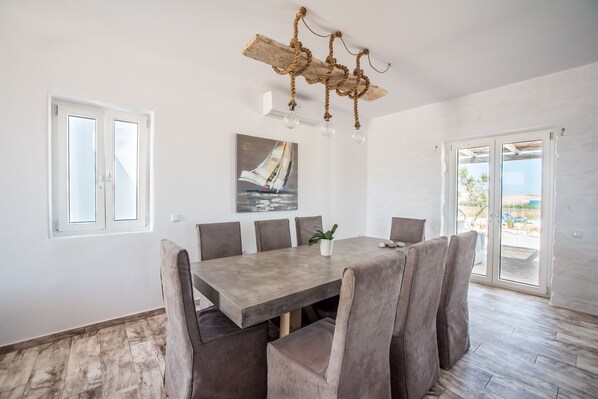 Villa, 4 slaapkamers | Dineren op de kamer