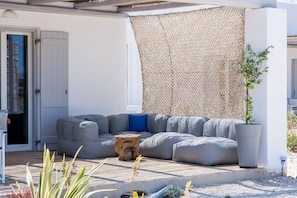 Terrace/patio - Island Wedding Paradise Villas by VillaRentalsgr (Paros)