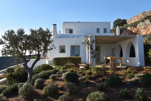 Πρόσοψη καταλύματος