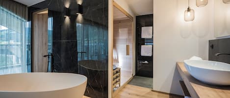 Appartement | Salle de bain | Séchoir à cheveux, peignoirs, bidet, plancher chauffant (salle de bain)