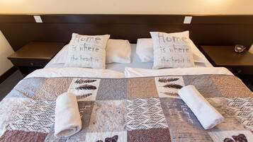 Standard-Doppelzimmer, 1 Doppelbett oder 2 Einzelbetten, Seeblick | Kostenloses WLAN