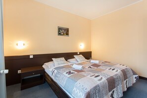 Standard-Doppelzimmer, 1 Doppelbett oder 2 Einzelbetten, Seeblick | Kostenloses WLAN