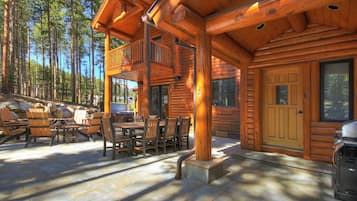 House, 5 Bedrooms | BBQ/picnic Area