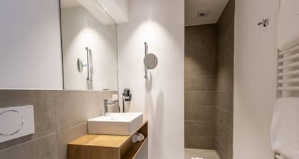 JaHotel