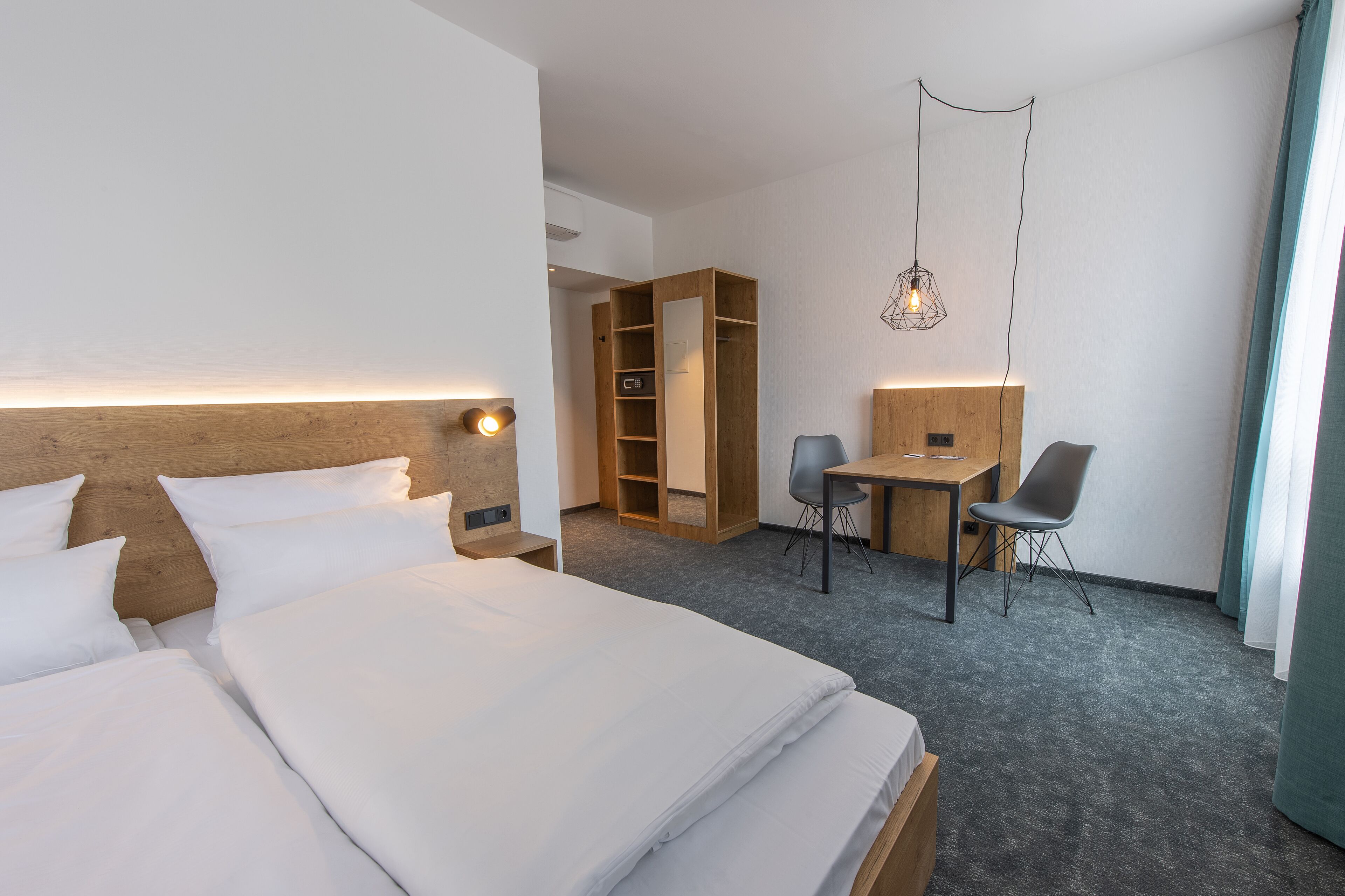 1 bedroom, premium bedding, in-room safe, desk