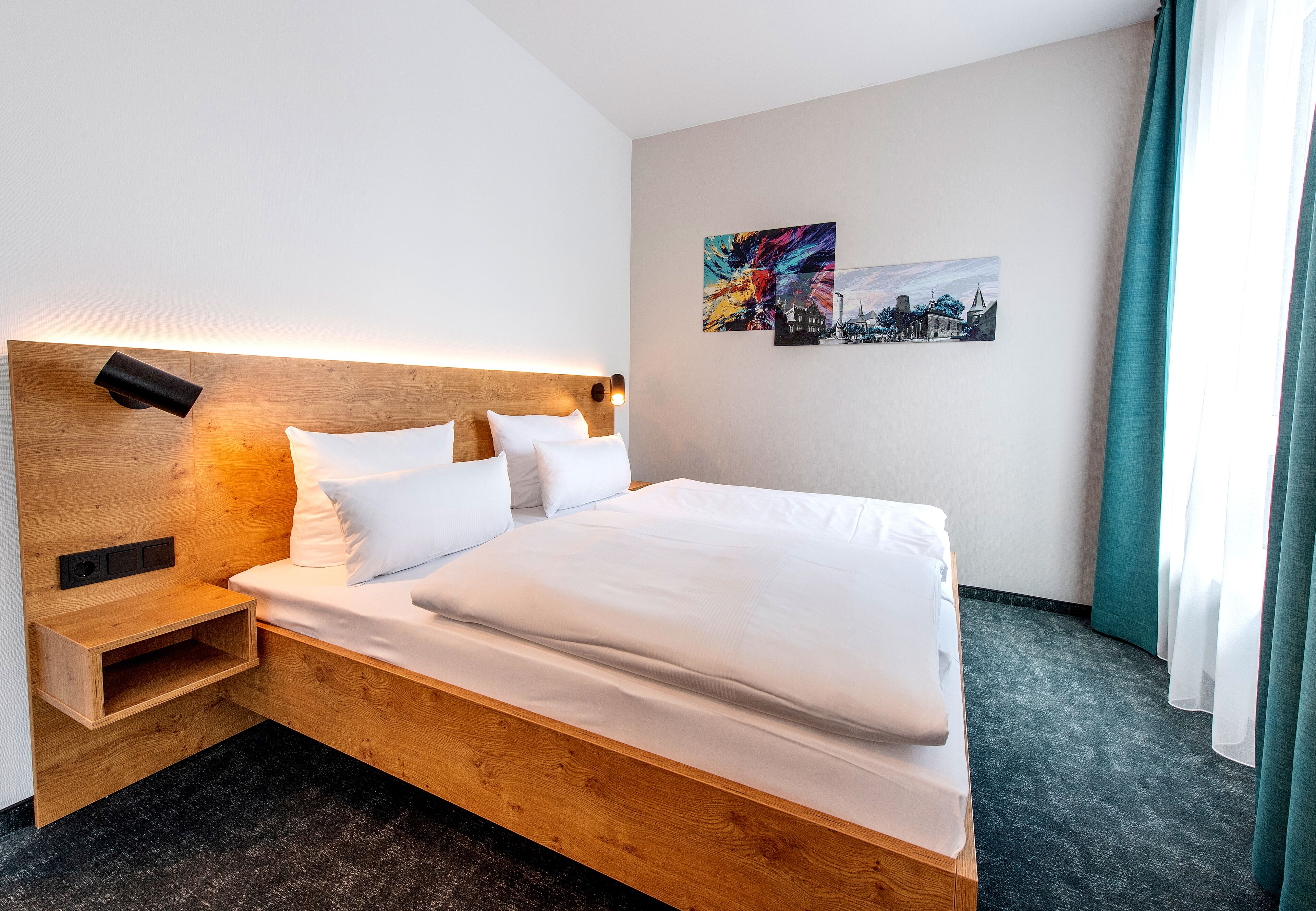 1 bedroom, premium bedding, in-room safe, desk