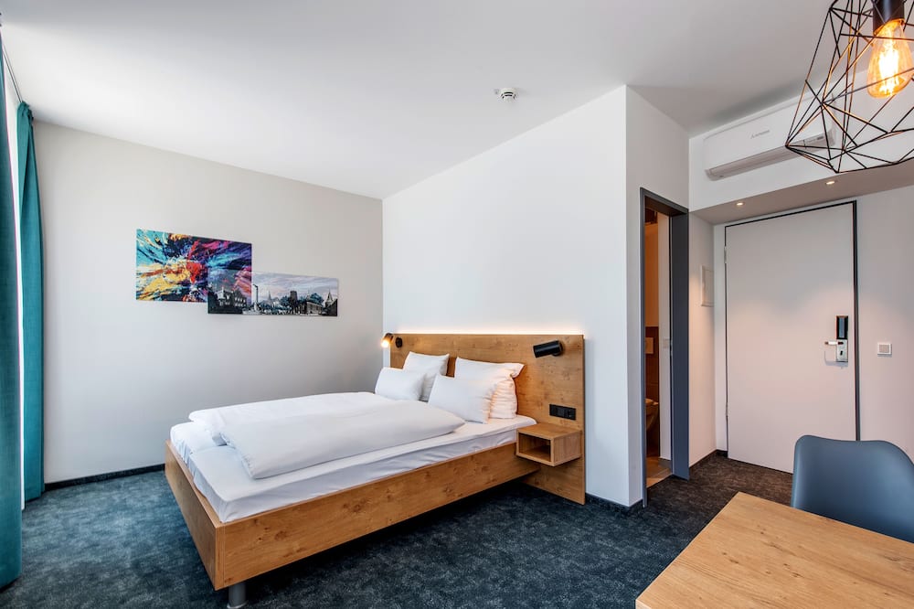 JaHotel