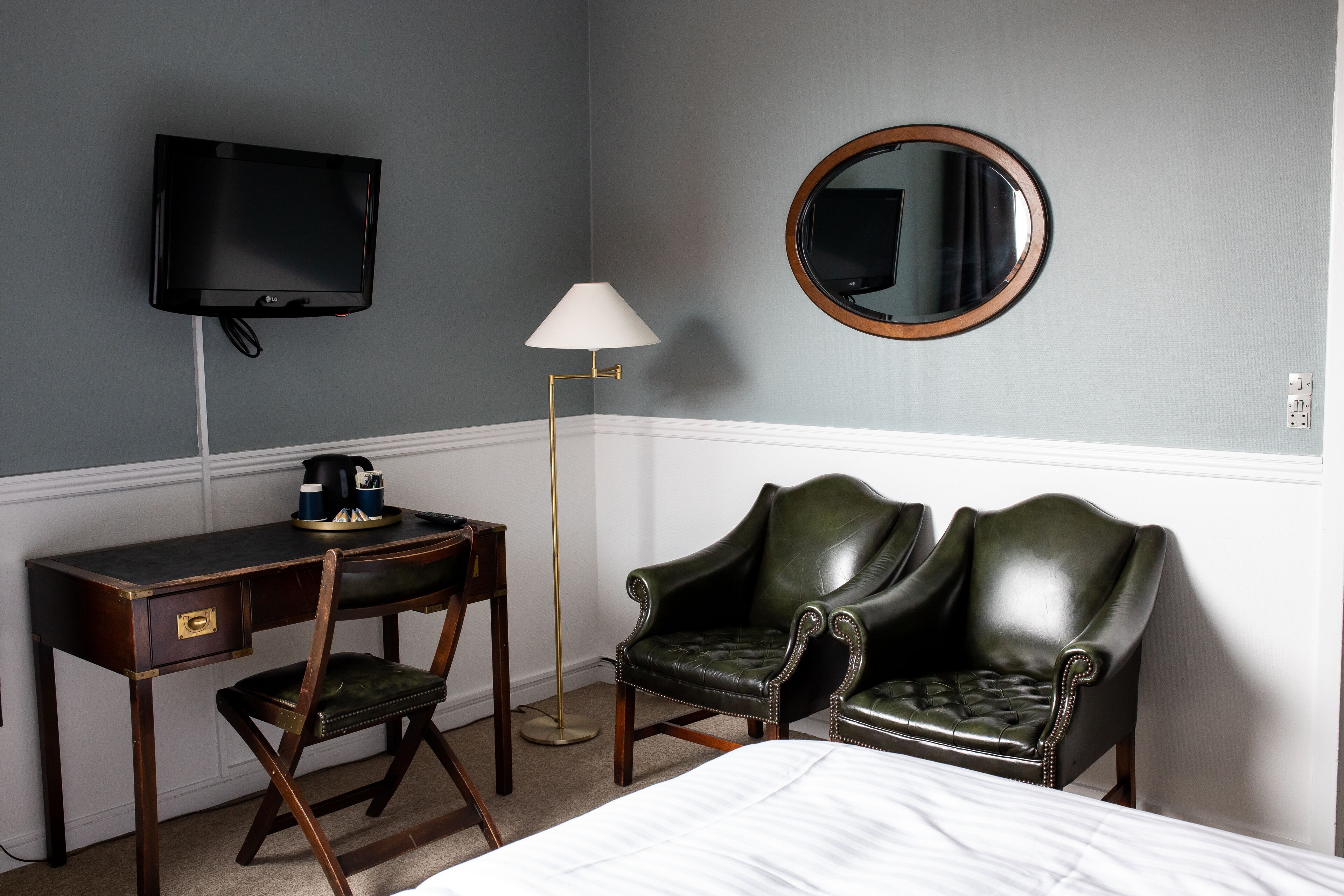 double room | 1 bedroom, desk, blackout curtains, iron/ironing board