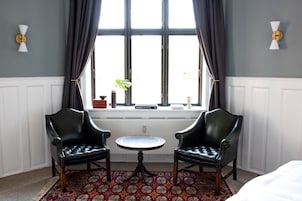 品质套房 | 办公桌、遮光窗帘、熨斗/熨板、免费 WiFi