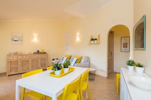 Appartement, 2 chambres (Baia 18) | Restauration dans la chambre