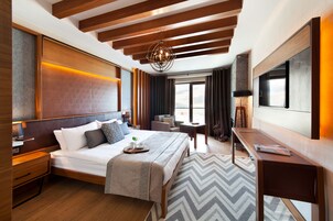 标准房 | 迷你吧、客房内保险箱、隔音、免费 WiFi