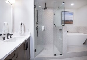 Kondominium, 2 kamar tidur | Kamar mandi | Pengering rambut, handuk,  dan sampo