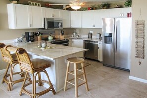 Condo, 1 Bedroom | Private kitchen