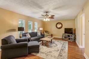 Condo, 3 Bedrooms | Living area | TV