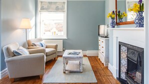 Holkham - Twin or Super King Room | Living area - Blakeney House (Holt)
