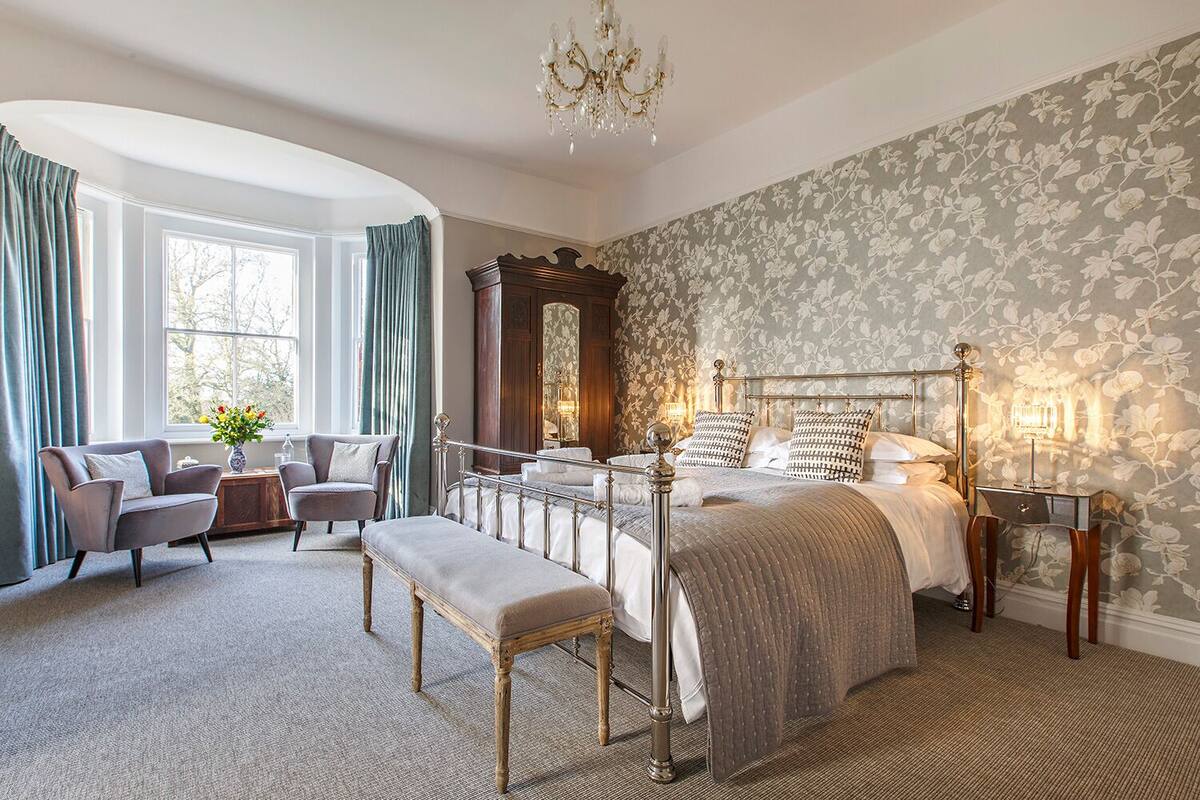 Blakeney - Premier King Room | Premium bedding, WiFi (free), bed sheets