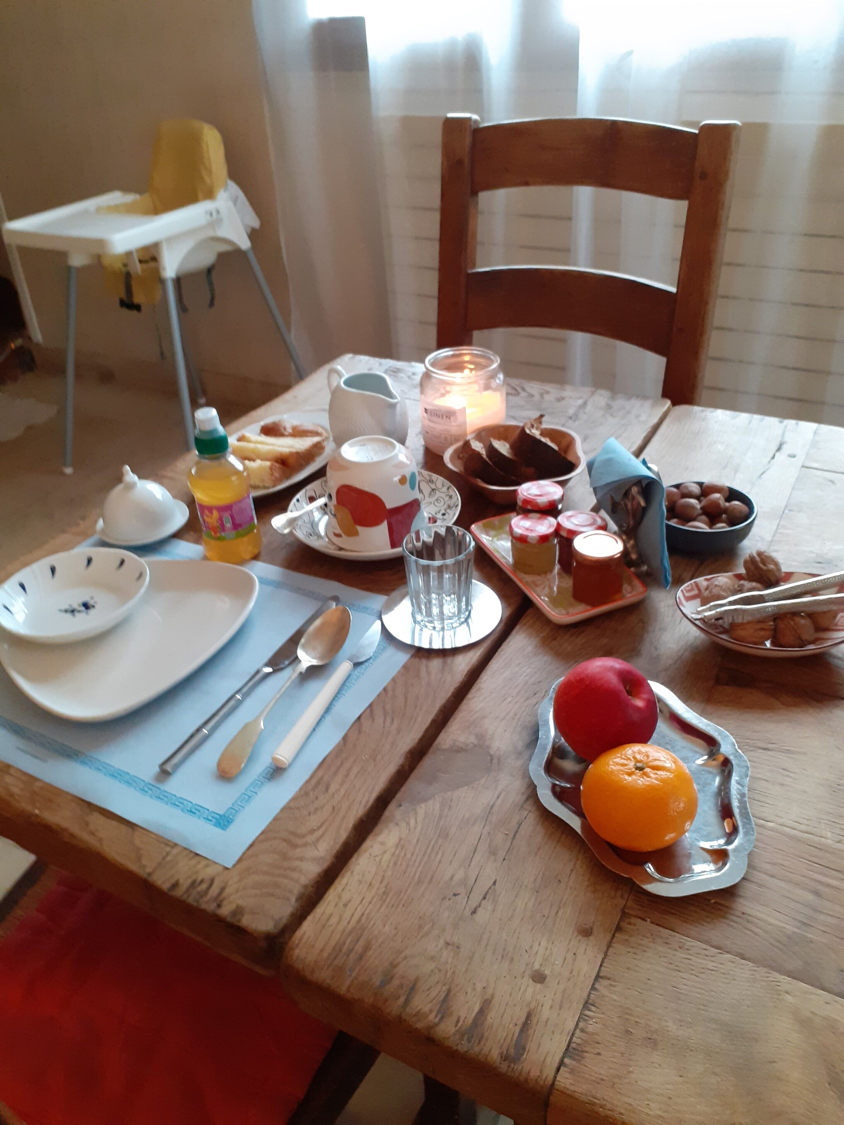 Kamar Double Basic | Ruang makan