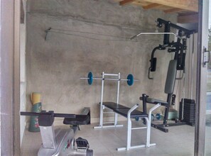 Fitness facility - Rent 2 rooms of 50 m2 in mas provençal. (Barbentane)