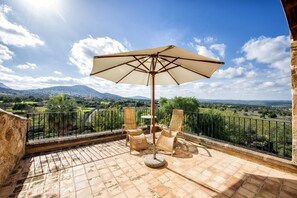 ห้องซีเนียร์สวีท (Es Colomer) | ลานระเบียง/นอกชาน